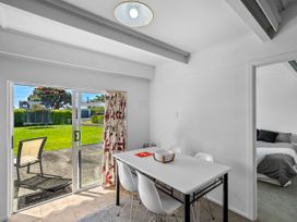 Unwind at Tindalls Bay - Whangaparaoa Apartment -  - 1165264 - thumbnail photo 11