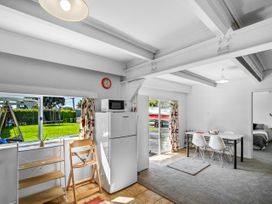 Unwind at Tindalls Bay - Whangaparaoa Apartment -  - 1165264 - thumbnail photo 10