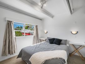 Unwind at Tindalls Bay - Whangaparaoa Apartment -  - 1165264 - thumbnail photo 13