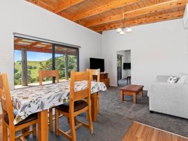 Waitorupai Retreat 2 - Sandy Bay Holiday Home -  - 1165322 - thumbnail photo 6