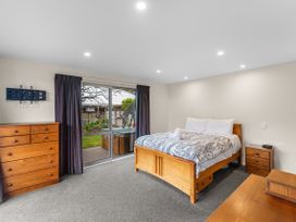 The Red Door - New Plymouth Holiday Home -  - 1165323 - thumbnail photo 14