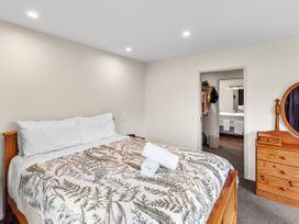 The Red Door - New Plymouth Holiday Home -  - 1165323 - thumbnail photo 13