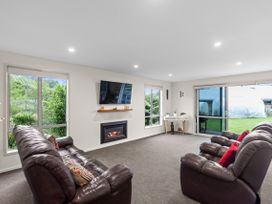 The Red Door - New Plymouth Holiday Home -  - 1165323 - thumbnail photo 3