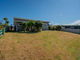 Unwind on The Fairway - Matarangi Holiday Home -  - 1165328 - thumbnail photo 26