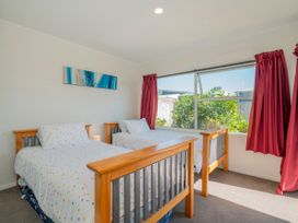 Unwind on The Fairway - Matarangi Holiday Home -  - 1165328 - thumbnail photo 13