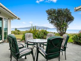 Hornbill Nest - Waikanae Beach Holiday Home -  - 1165430 - thumbnail photo 1