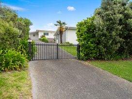 Hornbill Nest - Waikanae Beach Holiday Home -  - 1165430 - thumbnail photo 9