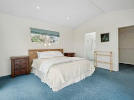 Hornbill Nest - Waikanae Beach Holiday Home -  - 1165430 - thumbnail photo 22
