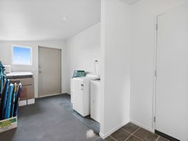 Hornbill Nest - Waikanae Beach Holiday Home -  - 1165430 - thumbnail photo 33