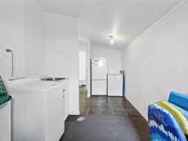 Hornbill Nest - Waikanae Beach Holiday Home -  - 1165430 - thumbnail photo 34