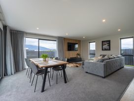 Sleek and Central - Te Anau Holiday Home -  - 1165531 - thumbnail photo 6