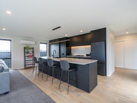 Sleek and Central - Te Anau Holiday Home -  - 1165531 - thumbnail photo 11