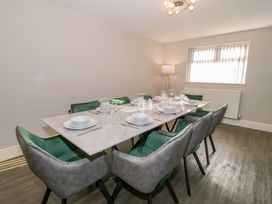 5 bedroom Cottage for rent in Conwy