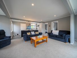 Ferg Escape - Te Anau Holiday Home -  - 1165682 - thumbnail photo 6