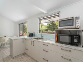 Rewa Rewa Retreat - Tairua Holiday Home -  - 1165741 - thumbnail photo 12