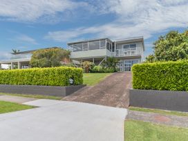 Harbour View - Maraetai Holiday Home -  - 1165966 - thumbnail photo 2