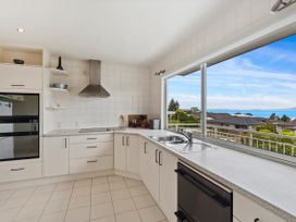 Harbour View - Maraetai Holiday Home -  - 1165966 - thumbnail photo 6