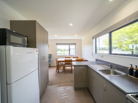 Cosy Lakeside - Manapouri Holiday Home -  - 1165969 - thumbnail photo 11