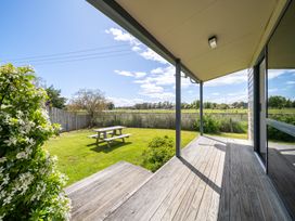 Cosy Lakeside - Manapouri Holiday Home -  - 1165969 - thumbnail photo 4