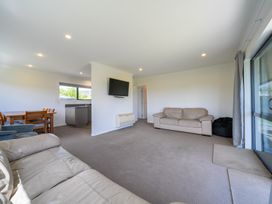 Cosy Lakeside - Manapouri Holiday Home -  - 1165969 - thumbnail photo 7