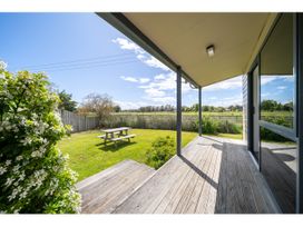 Cosy Lakeside - Manapouri Holiday Home -  - 1165969 - thumbnail photo 22