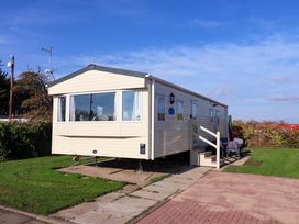 2 bedroom Cottage for rent in Skipsea