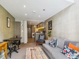 Captivating Canvas - Wellington Central Apartment -  - 1166089 - thumbnail photo 2