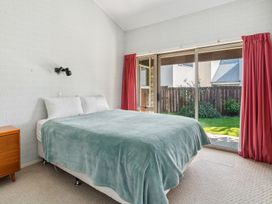 Sunlit Solace - Wanaka Holiday Home -  - 1166312 - thumbnail photo 11