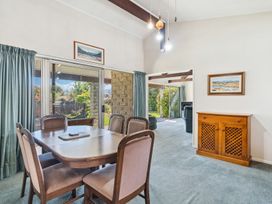 Sunlit Solace - Wanaka Holiday Home -  - 1166312 - thumbnail photo 6