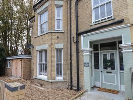 6 bedroom Cottage for rent in Lowestoft