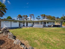 Waitorupai Retreat 1 - Sandy Bay Holiday Home -  - 1166514 - thumbnail photo 15