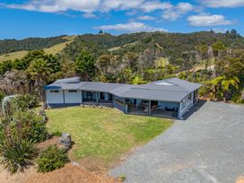 Waitorupai Retreat 1 - Sandy Bay Holiday Home -  - 1166514 - thumbnail photo 17