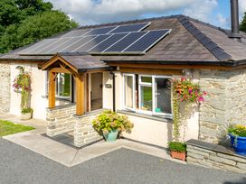 2 bedroom Cottage for rent in Newcastle Emlyn