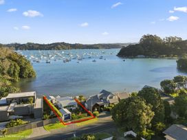 Romantic Waterfront - Russell Holiday Home -  - 1166784 - thumbnail photo 4