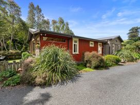 Oakura Pond Cottage - Oakura Holiday Home -  - 1166987 - thumbnail photo 39