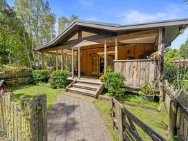 Oakura Pond Cottage - Oakura Holiday Home -  - 1166987 - thumbnail photo 40