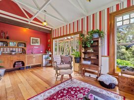 Oakura Pond Cottage - Oakura Holiday Home -  - 1166987 - thumbnail photo 6