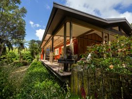 Oakura Pond Cottage - Oakura Holiday Home -  - 1166987 - thumbnail photo 38