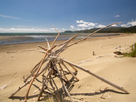 At The Beach - Pohara Holiday Home -  - 1166988 - thumbnail photo 21