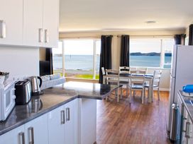 Rehutai Beach House - Paihia Holiday Home -  - 1166990 - thumbnail photo 6