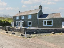 3 bedroom Cottage for rent in Pembroke