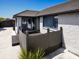 MM Villa - Christchurch Holiday Home -  - 1167069 - thumbnail photo 15