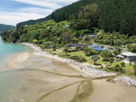 Linkwater Wonder - Marlborough Holiday Home -  - 1167201 - thumbnail photo 1