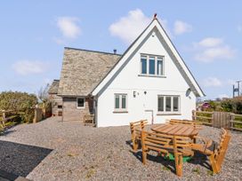 1 bedroom Cottage for rent in Dartmouth