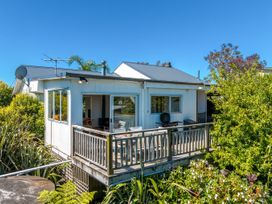 Island View Oneroa - Waiheke Holiday Home -  - 1167277 - thumbnail photo 3