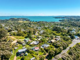 Island View Oneroa - Waiheke Holiday Home -  - 1167277 - thumbnail photo 5