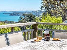 Island View Oneroa - Waiheke Holiday Home -  - 1167277 - thumbnail photo 1