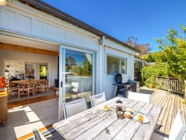 Island View Oneroa - Waiheke Holiday Home -  - 1167277 - thumbnail photo 2