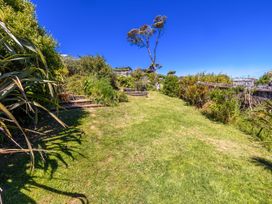 Island View Oneroa - Waiheke Holiday Home -  - 1167277 - thumbnail photo 29