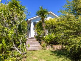 Island View Oneroa - Waiheke Holiday Home -  - 1167277 - thumbnail photo 28